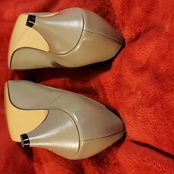 MADE IN THE USA LEATHER PUMPS naturalizer so soft pins comfort pump heel shoe - Picture 3 of 12